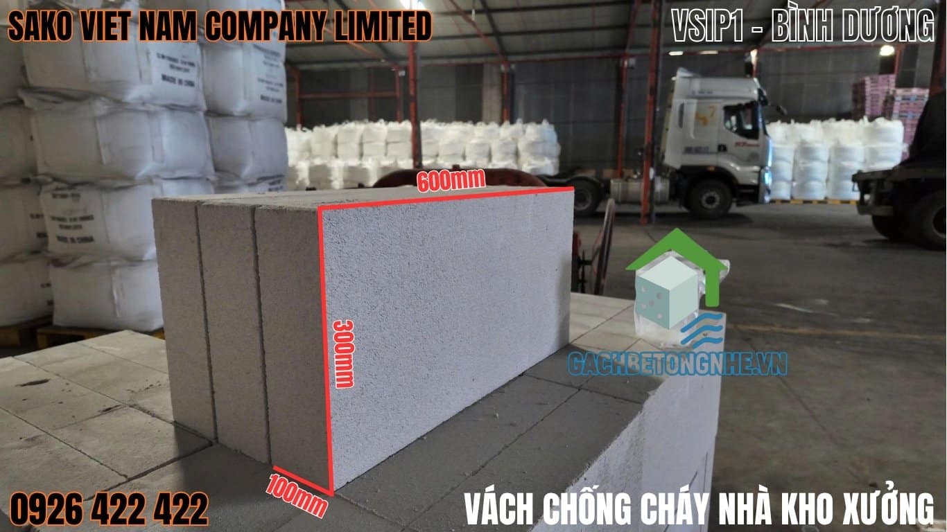 Khổ gạch AAC chống cháy với kích thước 600x300x100mm hoặc 600x200x100mm giúp tốc độ thi nhanh được đẩy cao