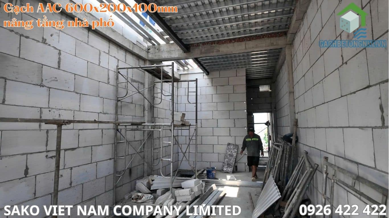 Gạch Block chưng áp còn được gọi với các tên khác nhau như gạch AAC, gạch Block siêu nhẹ, gạch bê tông khí chưng áp, gạch Block chống cháy